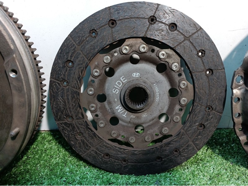 Recambio de kit embrague para kia cee´d emotion referencia OEM IAM 4110024720 4110024720 232002740