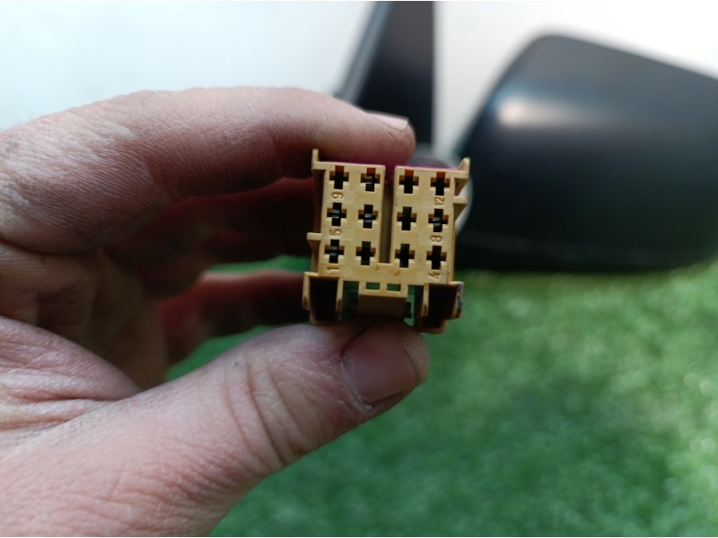 Recambio de retrovisor izquierdo para volkswagen polo (9n1) referencia OEM IAM   