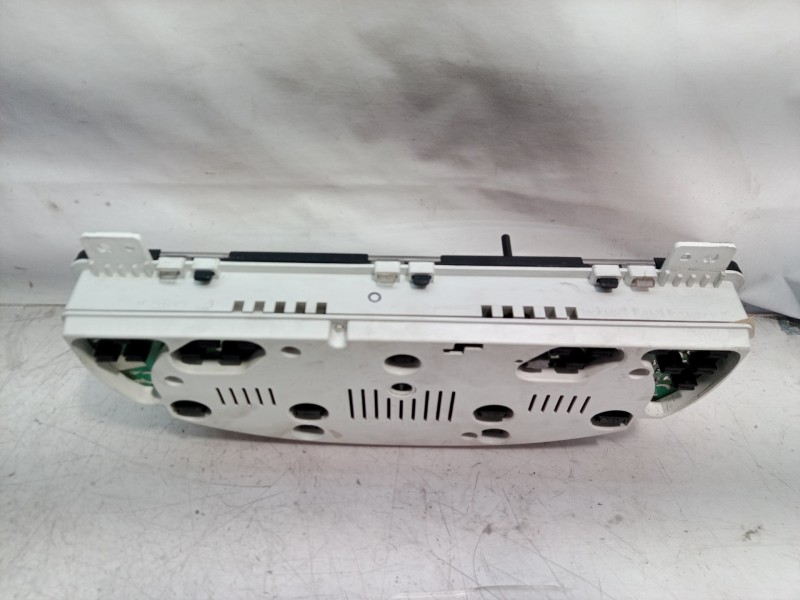 Recambio de cuadro instrumentos para daewoo nubira berlina se referencia OEM IAM 96499003 96499003 96499003