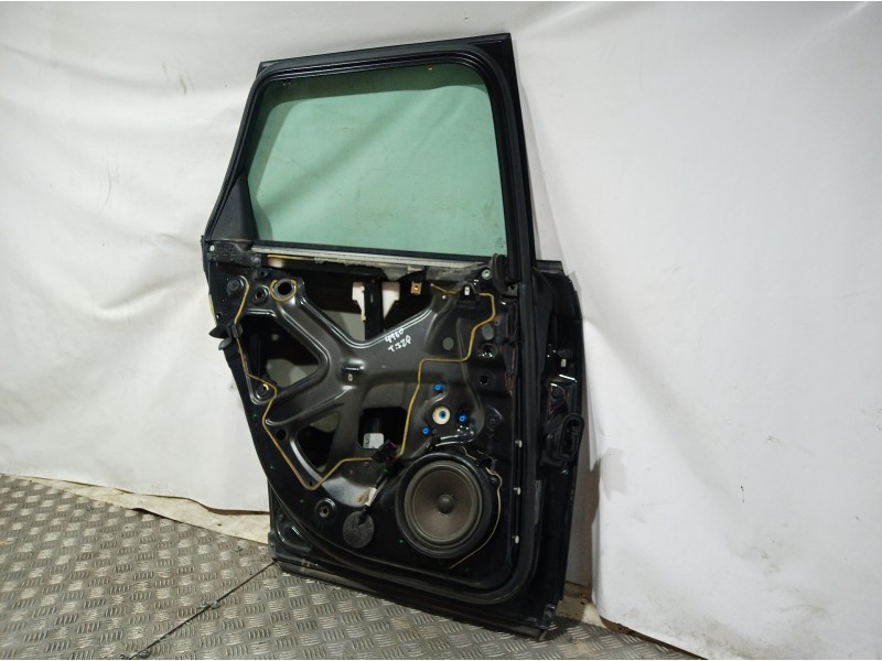 Recambio de puerta trasera izquierda para audi a4 avant (8e) 2.5 tdi (120kw) referencia OEM IAM   
