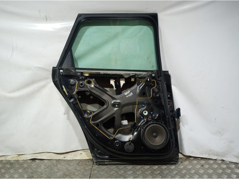 Recambio de puerta trasera izquierda para audi a4 avant (8e) 2.5 tdi (120kw) referencia OEM IAM   