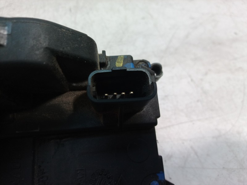 Recambio de cerradura puerta trasera derecha para renault clio iii authentique referencia OEM IAM   