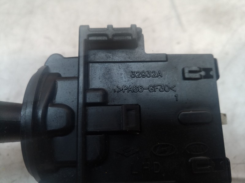 Recambio de mando multifuncion para kia rio 1.5 crdi ex2 referencia OEM IAM 32932A 32932A 32932A