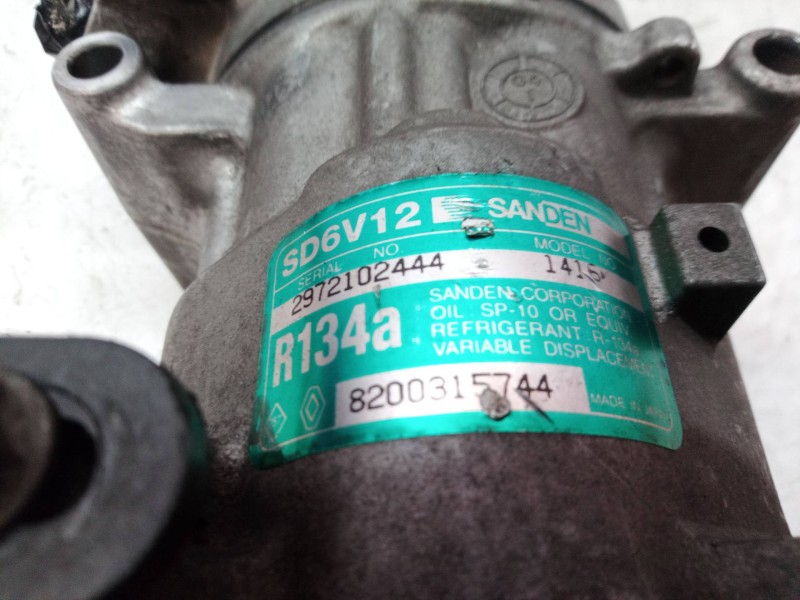 Recambio de compresor aire acondicionado para nissan kubistar (x76) referencia OEM IAM 8200315744 8200315744 8200315744