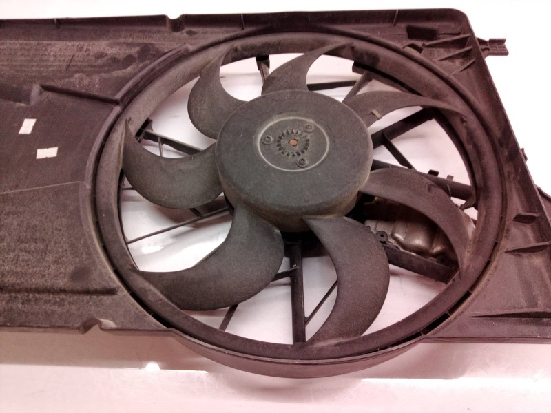 Recambio de electroventilador para ford focus berlina (cap) trend referencia OEM IAM 3M5H8C607RD 0130303930 1137328148