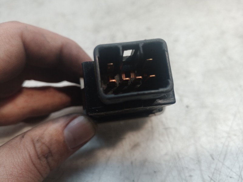 Recambio de interruptor para kia cerato 2.0 ex crdi berlina (4-ptas.) referencia OEM IAM   