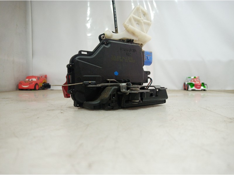 Recambio de cerradura puerta trasera derecha para volkswagen golf v variant (1k5) advance referencia OEM IAM 7L0839016D 7L083901