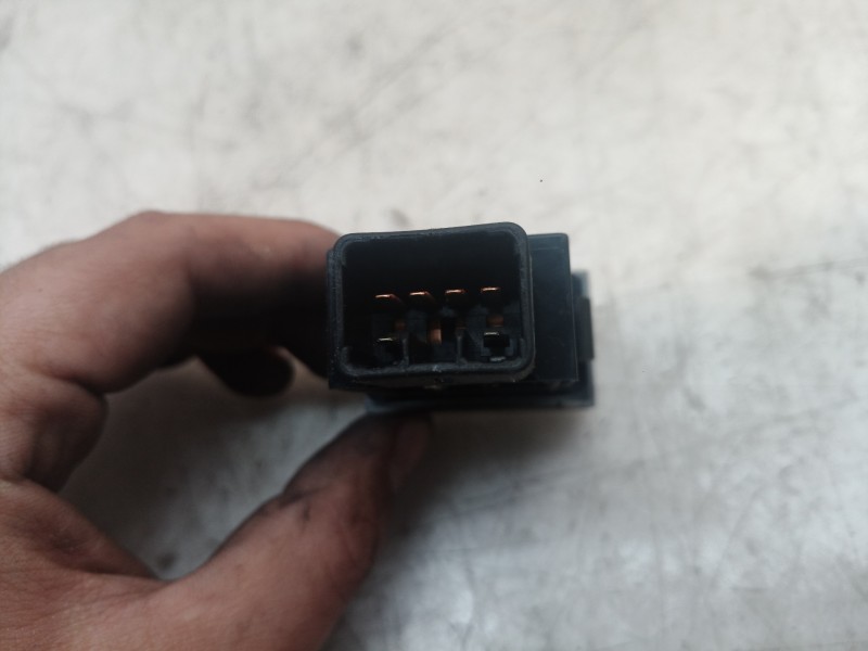 Recambio de interruptor para kia cerato 2.0 ex crdi berlina (4-ptas.) referencia OEM IAM    Recambio de interruptor para kia cerato 2.0 ex crdi berlina (4-ptas.) referencia OEM IAM