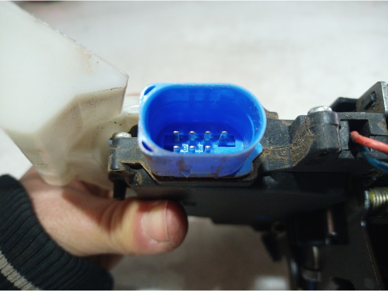 Recambio de cerradura puerta trasera derecha para volkswagen golf v variant (1k5) advance referencia OEM IAM 7L0839016D 7L083901