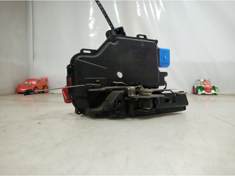 Recambio de cerradura puerta delantera derecha para volkswagen golf v variant (1k5) advance referencia OEM IAM 3D1837018 3D18370