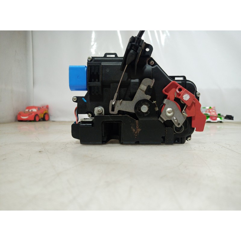 Recambio de cerradura puerta delantera derecha para volkswagen golf v variant (1k5) advance referencia OEM IAM 3D1837018 3D18370