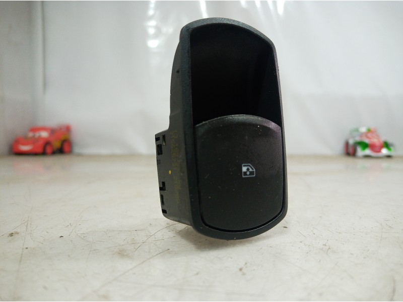 Recambio de mando elevalunas delantero derecho para opel corsa d referencia OEM IAM 13189333 13189333 13189333
