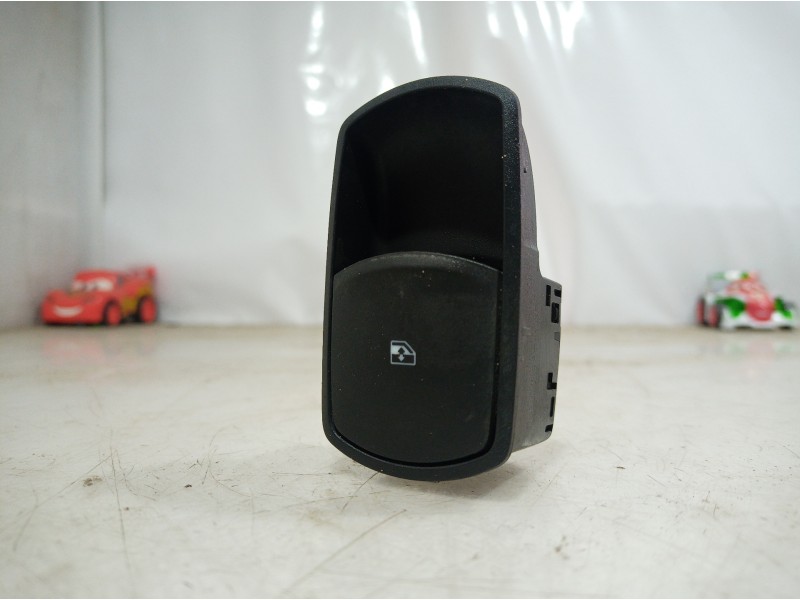 Recambio de mando elevalunas delantero derecho para opel corsa d referencia OEM IAM 13189333 13189333 13189333