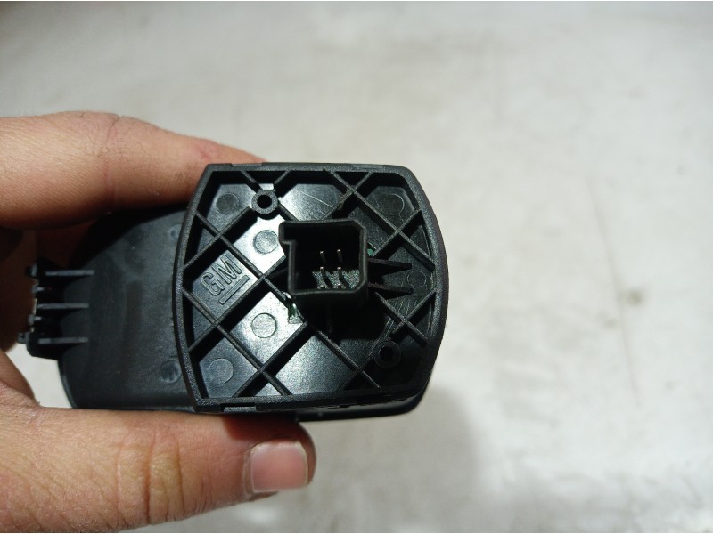 Recambio de mando elevalunas delantero derecho para opel corsa d referencia OEM IAM 13189333 13189333 13189333