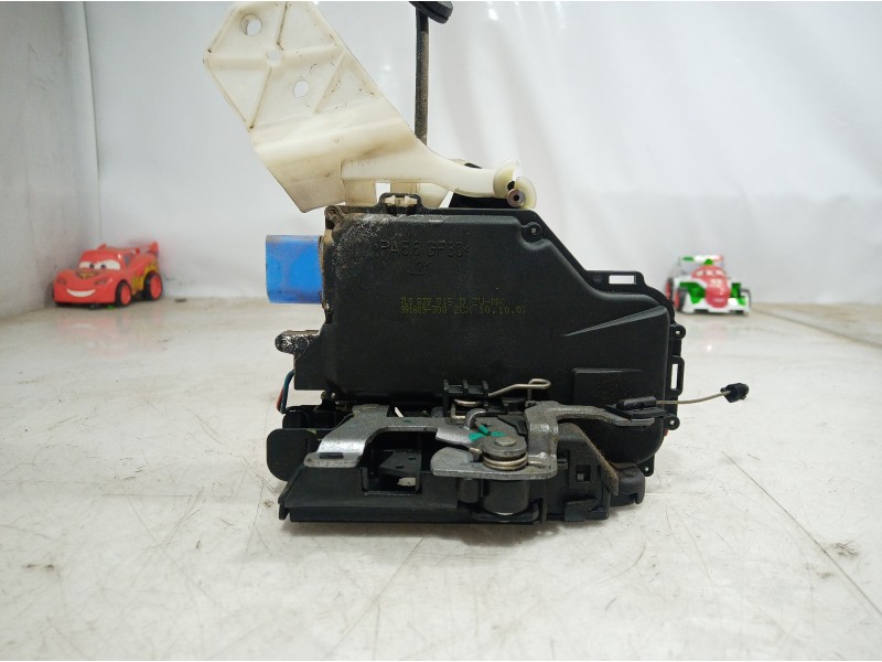 Recambio de cerradura puerta trasera izquierda para volkswagen golf v variant (1k5) advance referencia OEM IAM 7L0839015 7L08390