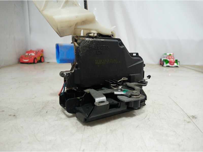 Recambio de cerradura puerta trasera izquierda para volkswagen golf v variant (1k5) advance referencia OEM IAM 7L0839015 7L08390