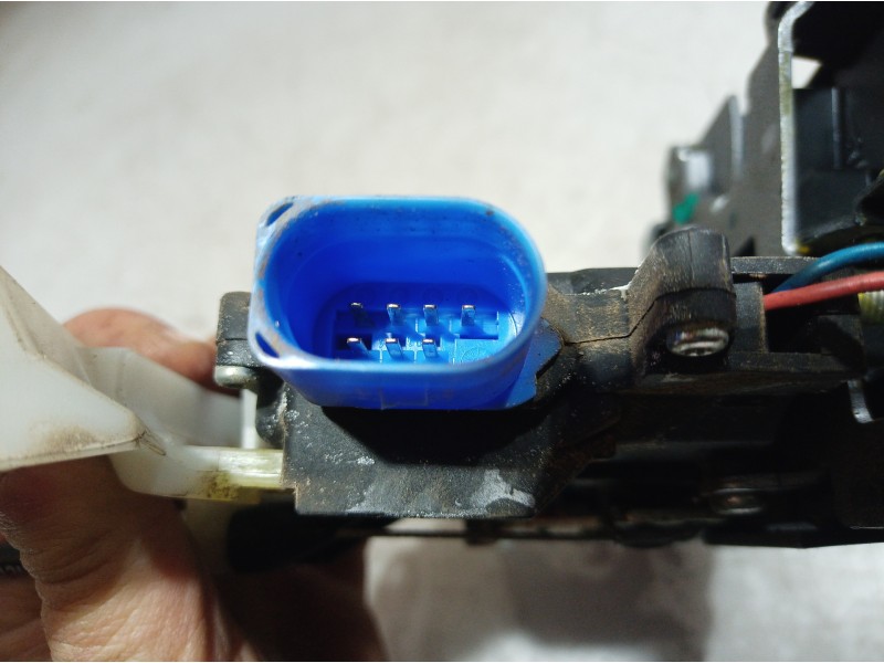 Recambio de cerradura puerta trasera izquierda para volkswagen golf v variant (1k5) advance referencia OEM IAM 7L0839015 7L08390