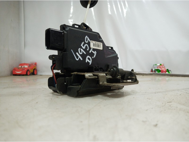 Recambio de cerradura puerta delantera izquierda para audi a4 avant (8e) 1.9 tdi (96kw) referencia OEM IAM   