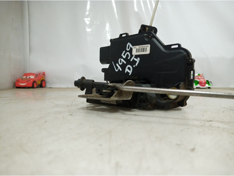 Recambio de cerradura puerta delantera izquierda para audi a4 avant (8e) 1.9 tdi (96kw) referencia OEM IAM   