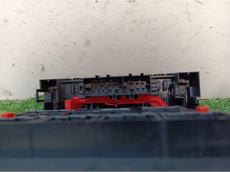 Recambio de caja reles / fusibles para volkswagen passat berlina (3c2) advance referencia OEM IAM 3C0937049AE 3C0937049AE 280686