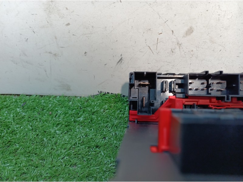 Recambio de caja reles / fusibles para volkswagen passat berlina (3c2) advance referencia OEM IAM 3C0937049AE 3C0937049AE 280686