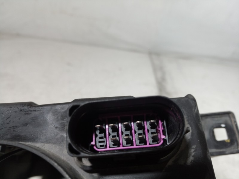 Recambio de faro derecho para volkswagen crafter caja cerrada 2.0 tdi referencia OEM IAM 24761600R 24761600R 24761600R