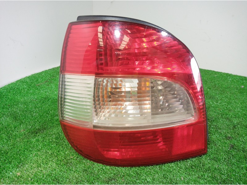 Recambio de piloto trasero izquierdo para renault megane i scenic (ja0) referencia OEM IAM 085511950LB 085511950LB 085511950LB