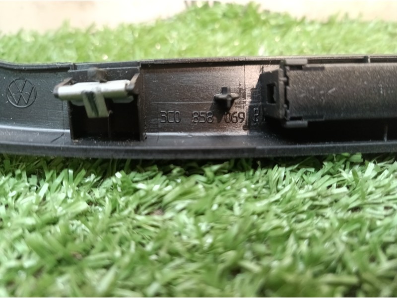 Recambio de moldura consola central delantera para volkswagen passat berlina (3c2) advance referencia OEM IAM 3C0858069 3C085806