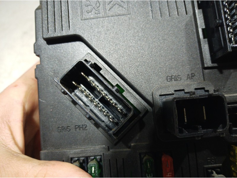 Recambio de caja reles / fusibles para peugeot 206 berlina gti referencia OEM IAM 9653667680 9653667680 9653667680