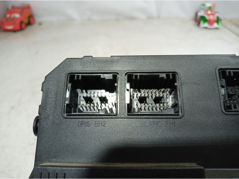 Recambio de caja reles / fusibles para peugeot 206 berlina gti referencia OEM IAM 9653667680 9653667680 9653667680