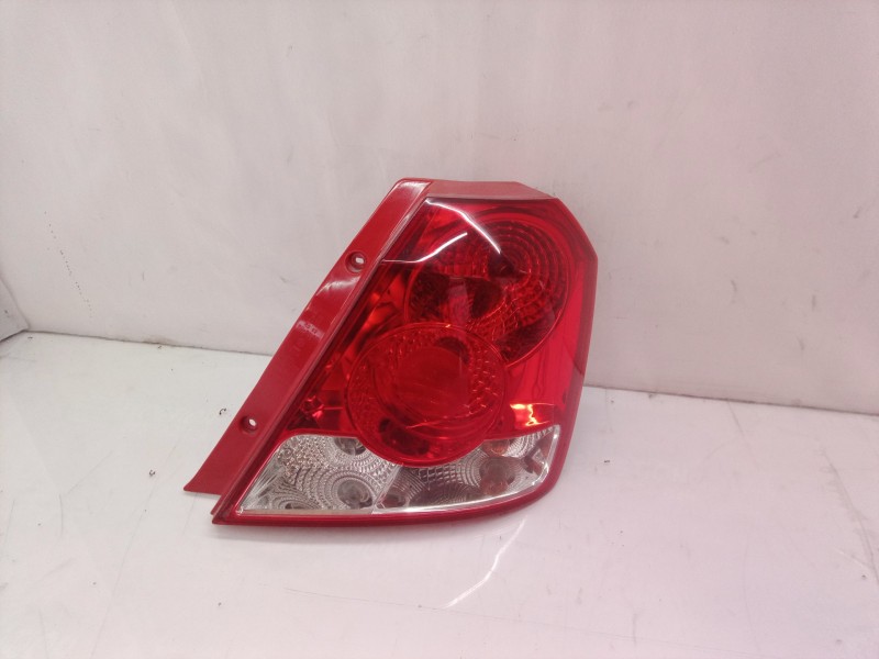 Recambio de piloto trasero derecho para daewoo kalos 1.4 se referencia OEM IAM 96540269  