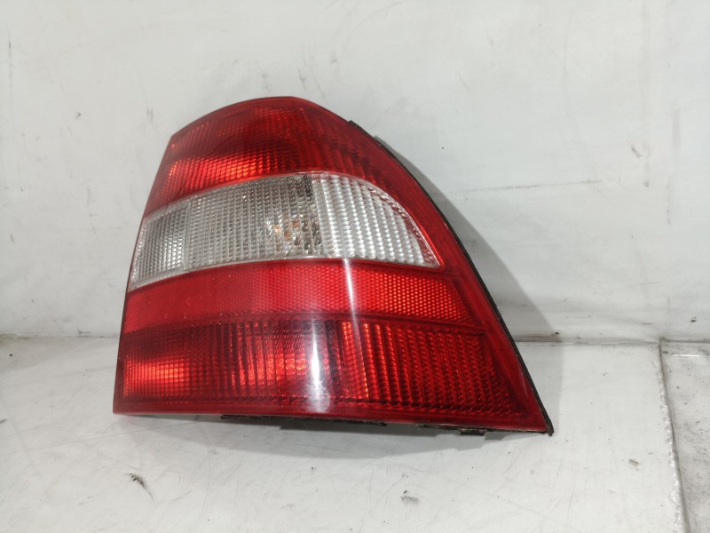 Recambio de piloto trasero derecho para opel vectra b berlina gl (1999) referencia OEM IAM 37360751 37360751 37360751