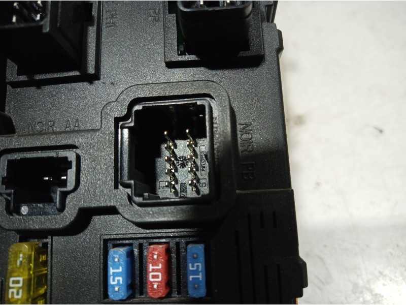 Recambio de caja reles / fusibles para peugeot 206 berlina gti referencia OEM IAM 9653667680 9653667680 9653667680