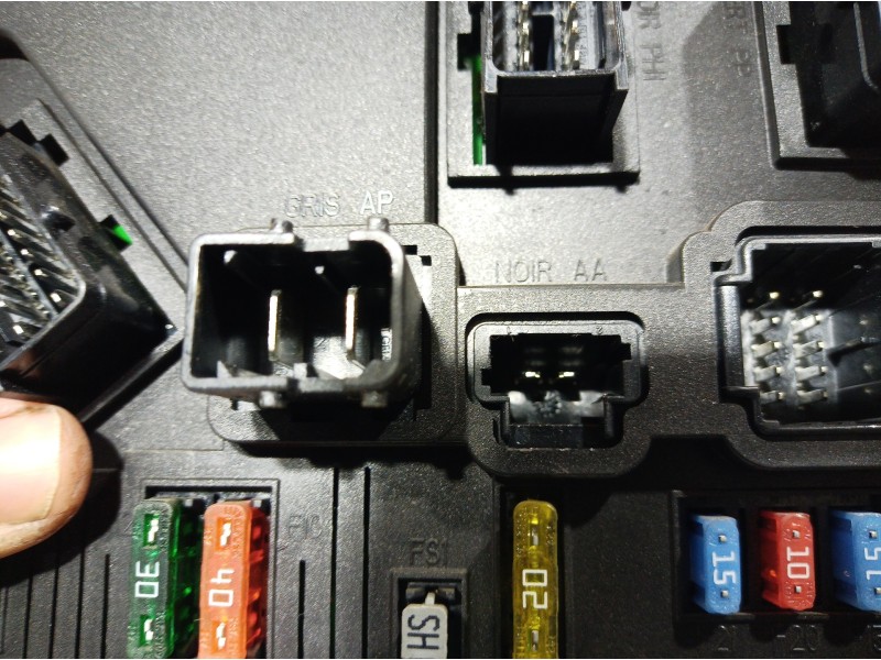 Recambio de caja reles / fusibles para peugeot 206 berlina gti referencia OEM IAM 9653667680 9653667680 9653667680