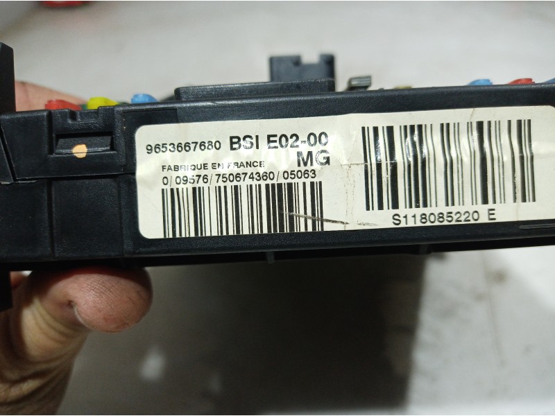 Recambio de caja reles / fusibles para peugeot 206 berlina gti referencia OEM IAM 9653667680 9653667680 9653667680