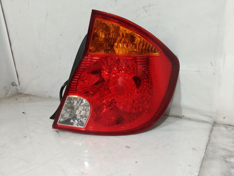 Recambio de piloto trasero derecho para hyundai accent (lc) gls referencia OEM IAM 92402257 92402257 92402257