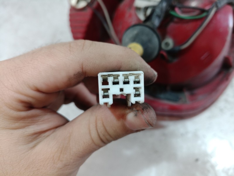 Recambio de piloto trasero derecho para hyundai accent (lc) gls referencia OEM IAM 92402257 92402257 92402257