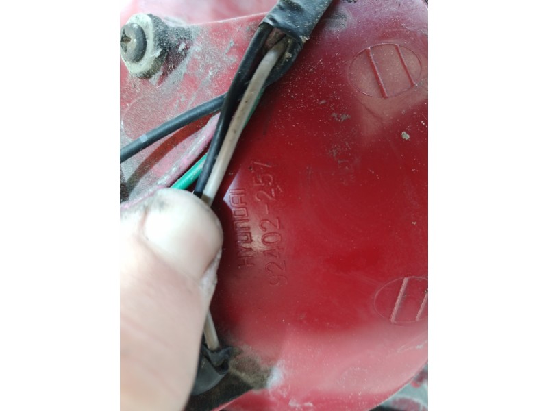 Recambio de piloto trasero derecho para hyundai accent (lc) gls referencia OEM IAM 92402257 92402257 92402257