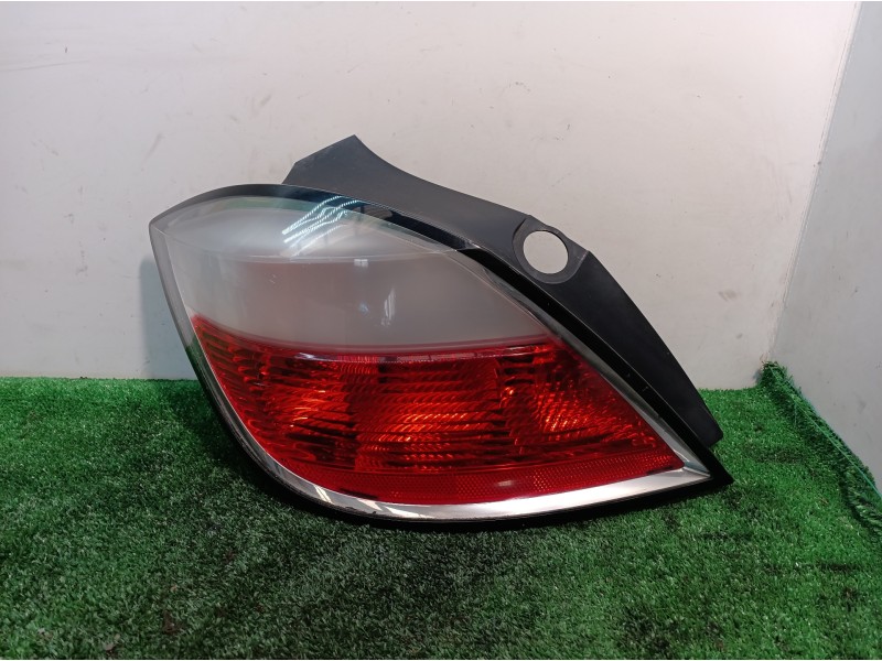 Recambio de piloto trasero derecho para opel astra h berlina cosmo referencia OEM IAM 24451835 24451835 00865301