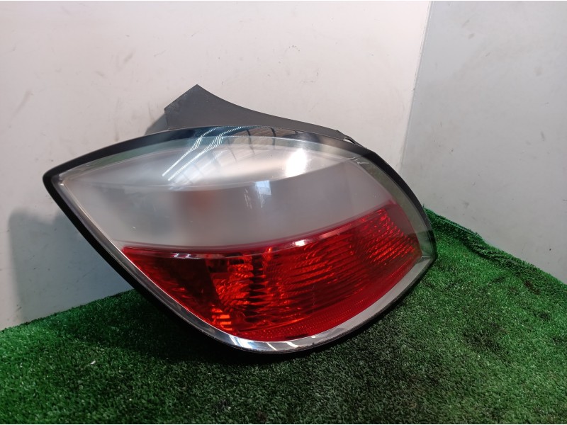 Recambio de piloto trasero derecho para opel astra h berlina cosmo referencia OEM IAM 24451835 24451835 00865301