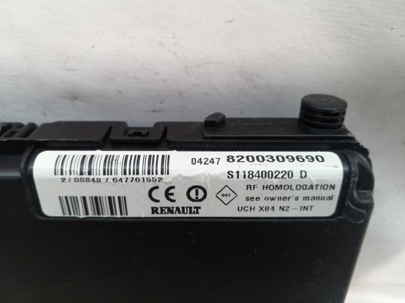 Recambio de caja reles / fusibles para renault scenic ii grand exception referencia OEM IAM 8200309690 8200309690 S118400220D