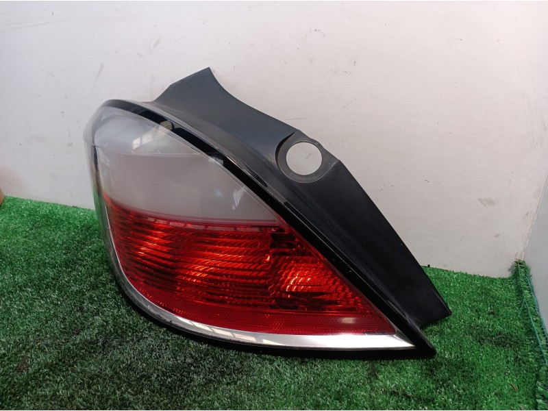 Recambio de piloto trasero derecho para opel astra h berlina cosmo referencia OEM IAM 24451835 24451835 00865301