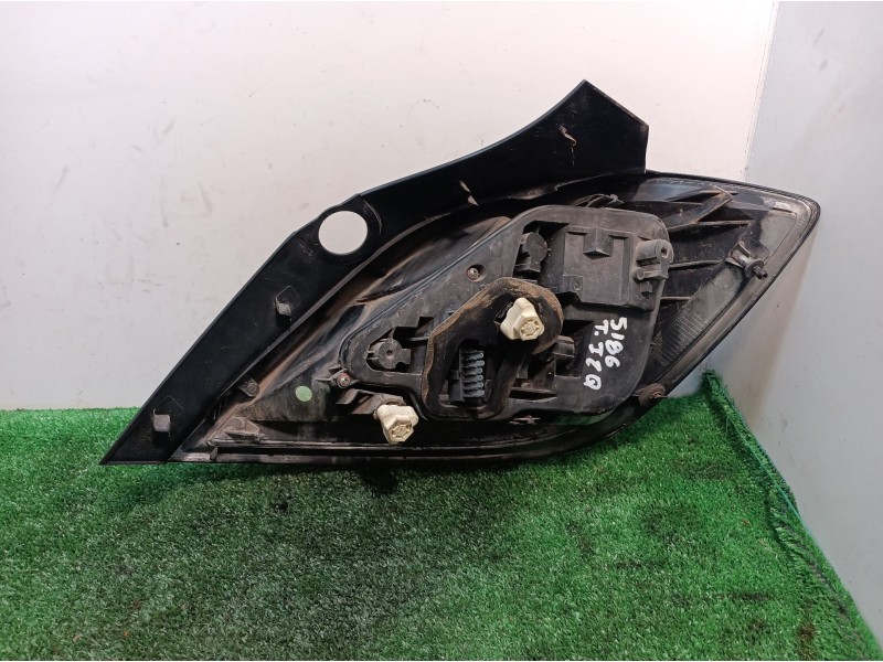 Recambio de piloto trasero derecho para opel astra h berlina cosmo referencia OEM IAM 24451835 24451835 00865301