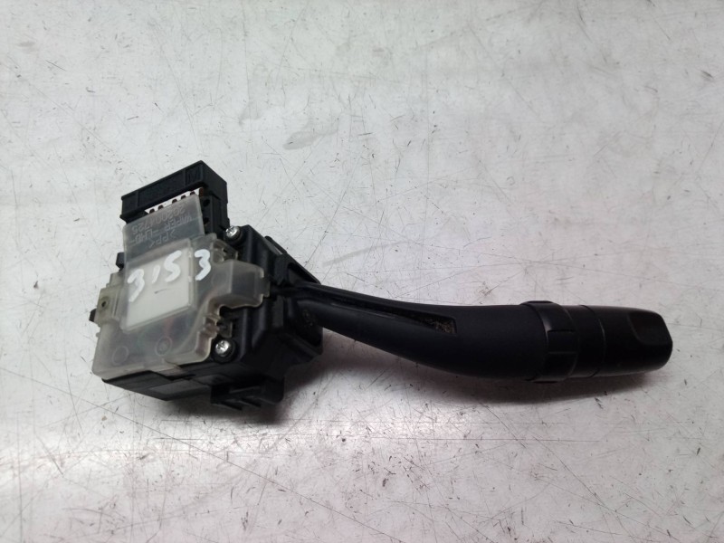 Recambio de mando limpia para kia carens (un) referencia OEM IAM    Recambio de mando limpia para kia carens (un) referencia OEM IAM