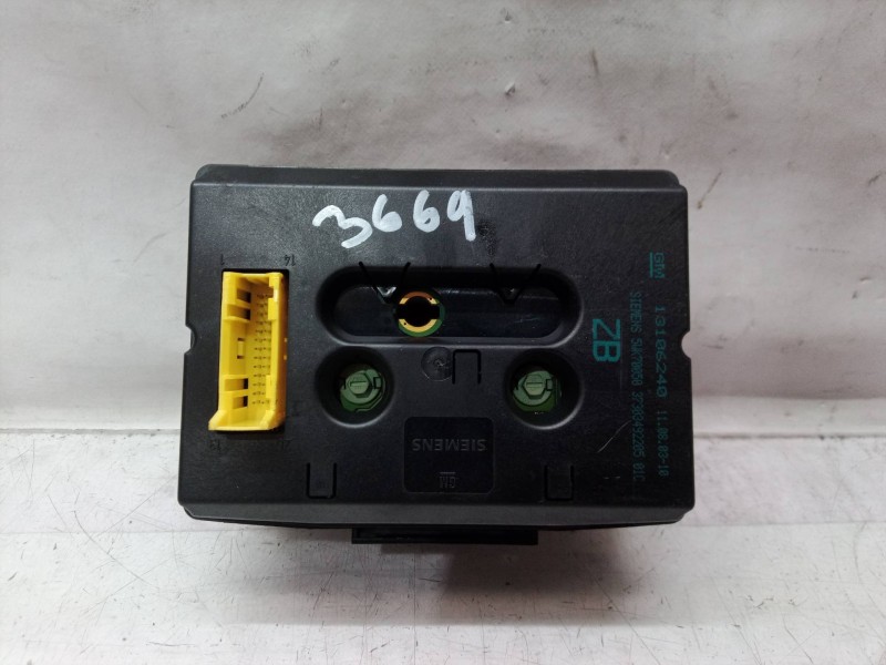 Recambio de pantalla multifuncion para opel zafira a comfort referencia OEM IAM 13106240 13106240 13106240