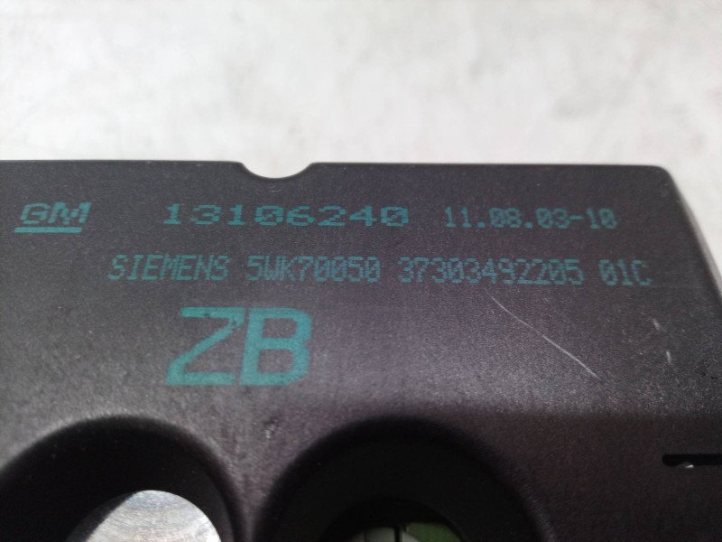 Recambio de pantalla multifuncion para opel zafira a comfort referencia OEM IAM 13106240 13106240 13106240