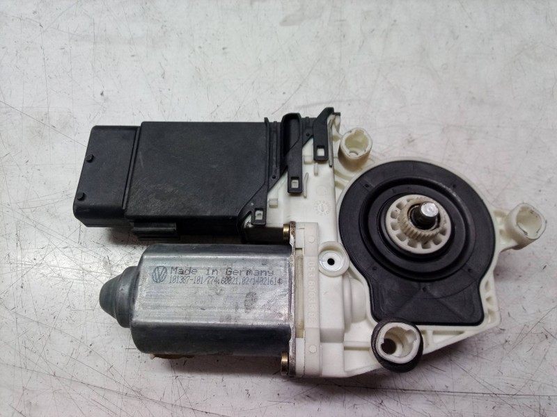 Recambio de motor elevalunas delantero izquierdo para seat leon (1m1) stella referencia OEM IAM 101387101 101387101 101387101