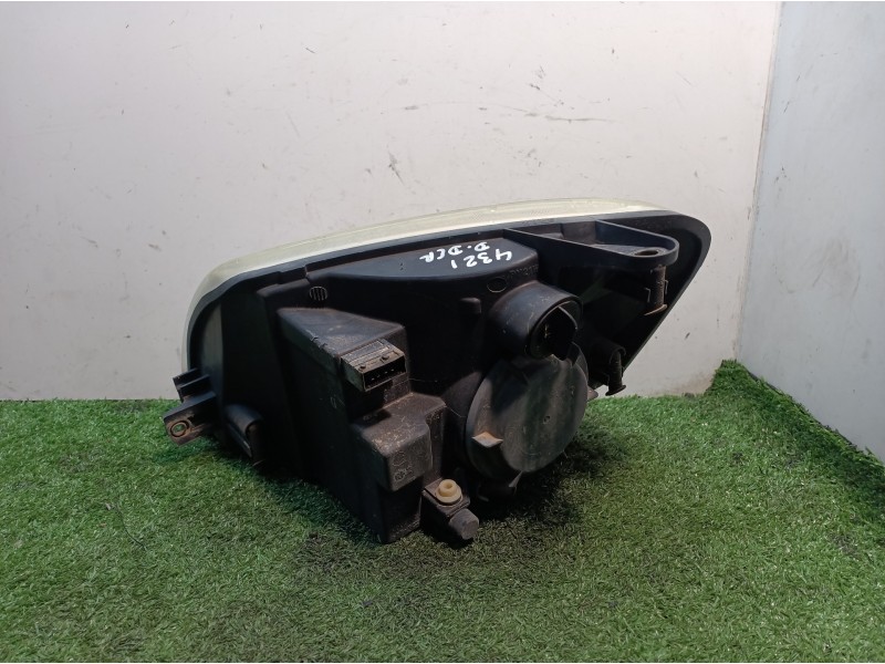 Recambio de faro derecho para ford focus berlina (cak) 1.6 16v cat referencia OEM IAM   