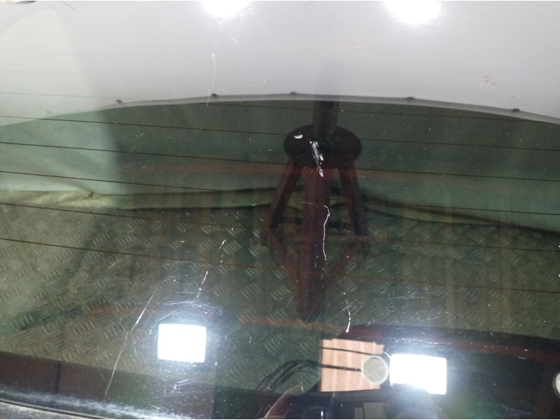 Recambio de porton trasero para jeep gr. cherokee (wh) 3.0 crd laredo referencia OEM IAM 55394517AF 55394517AF 55394517