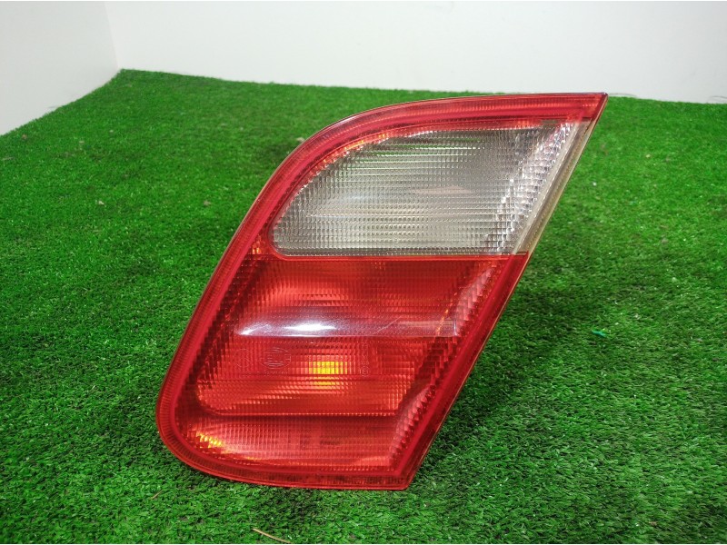 Recambio de piloto trasero derecho interior para mercedes-benz clase clk (w208) coupe 200 (208.335) referencia OEM IAM 208820066